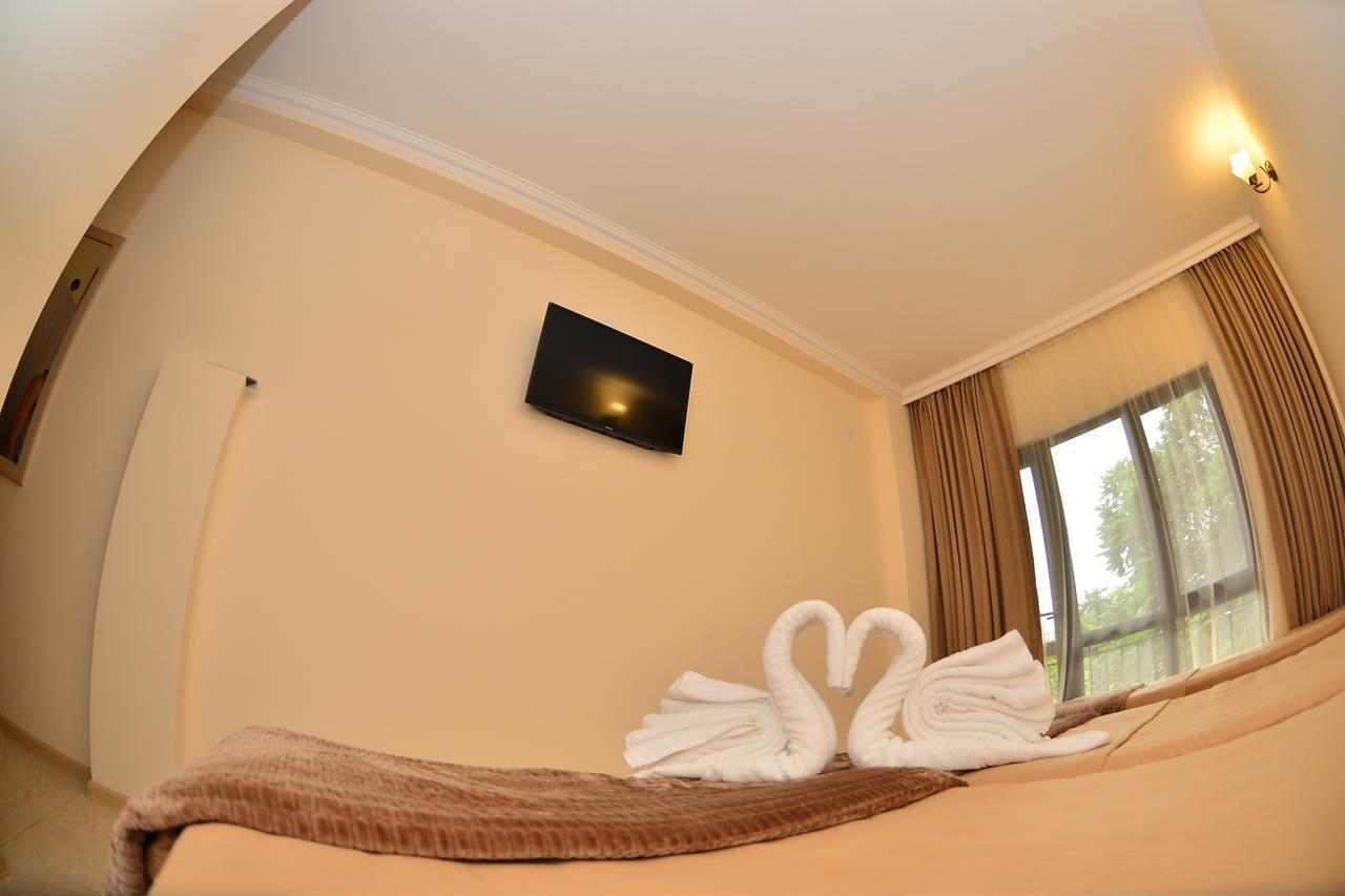 Hotel Gori Кобулети Екстериор снимка