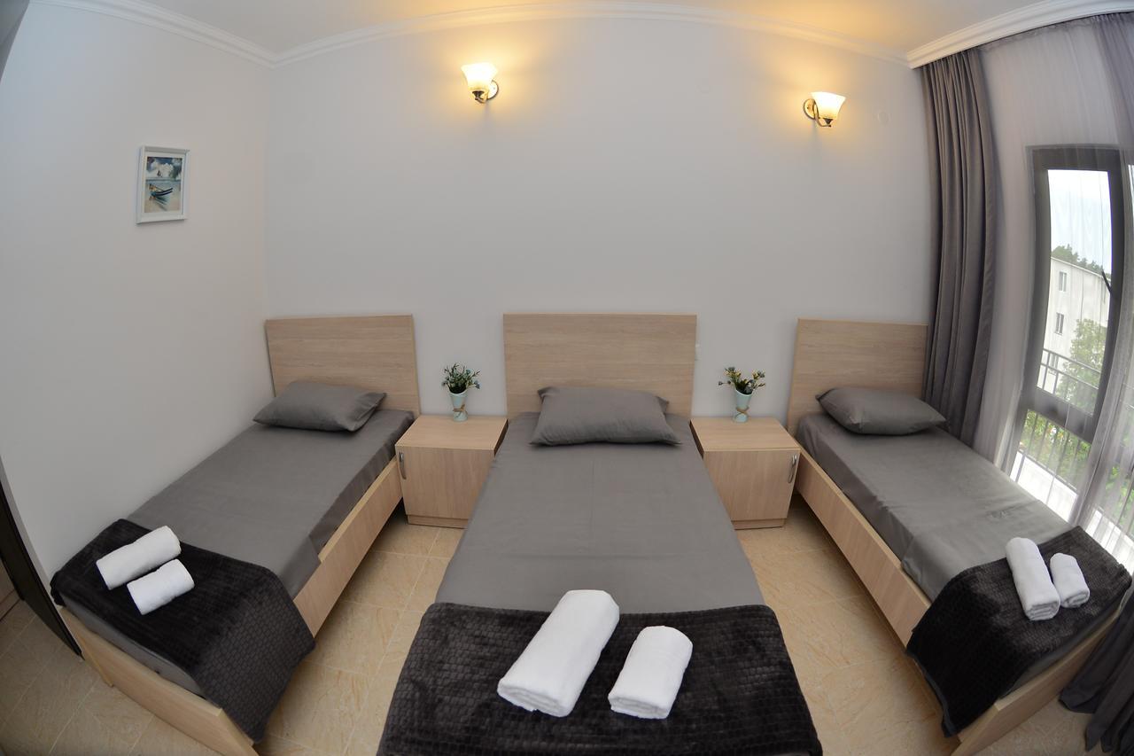 Hotel Gori Кобулети Екстериор снимка